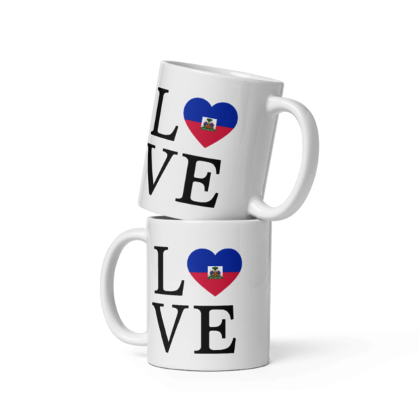Mug "LOVE Haïti" – Cœur Drapeau Haïtien
